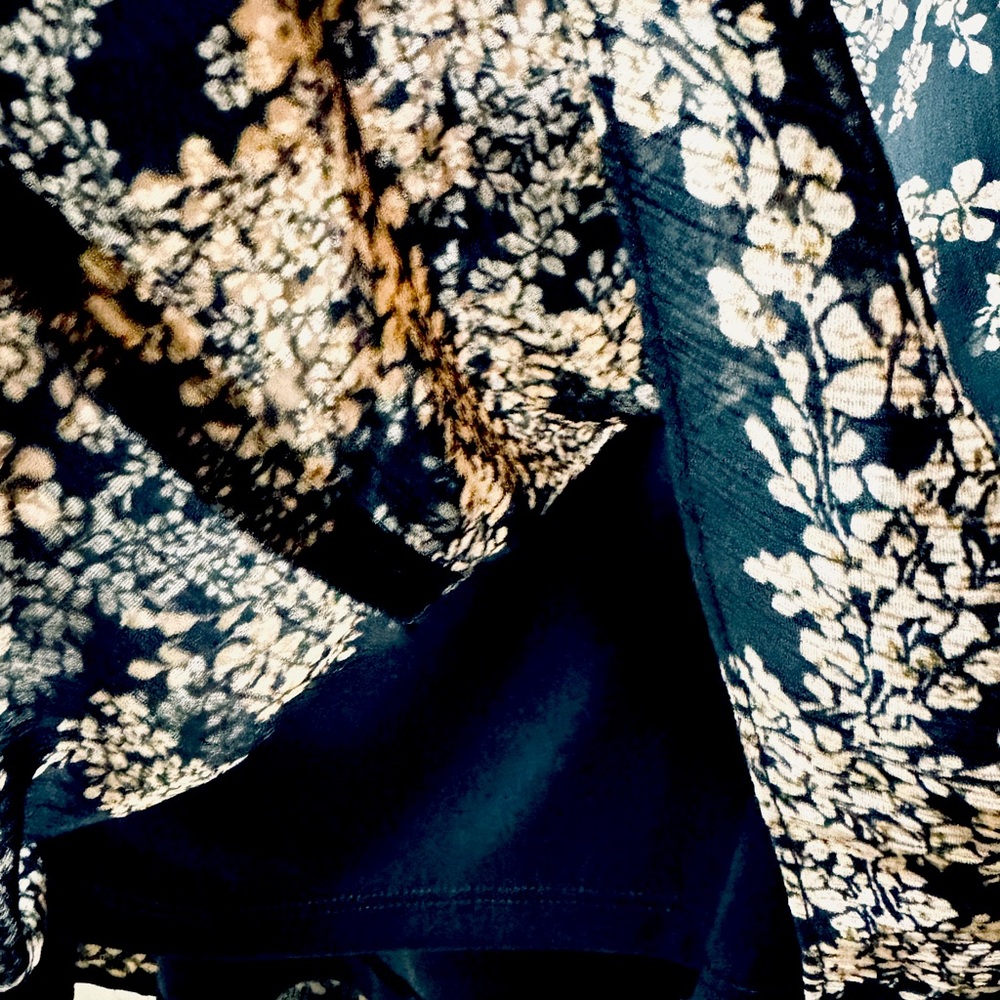 LC Lauren Conrad black floral semi-sheer blouse - Picture 10 of 14